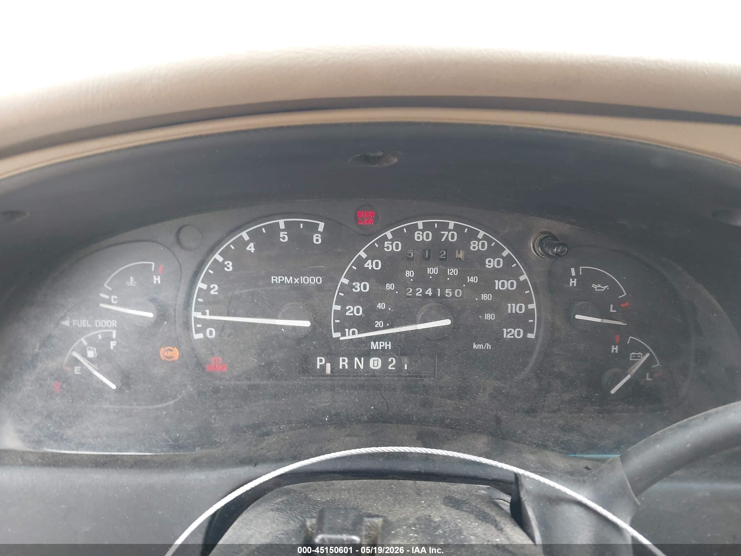 2000 Ford Explorer Xlt Gold vin: 1FMZU83P0YUB81717