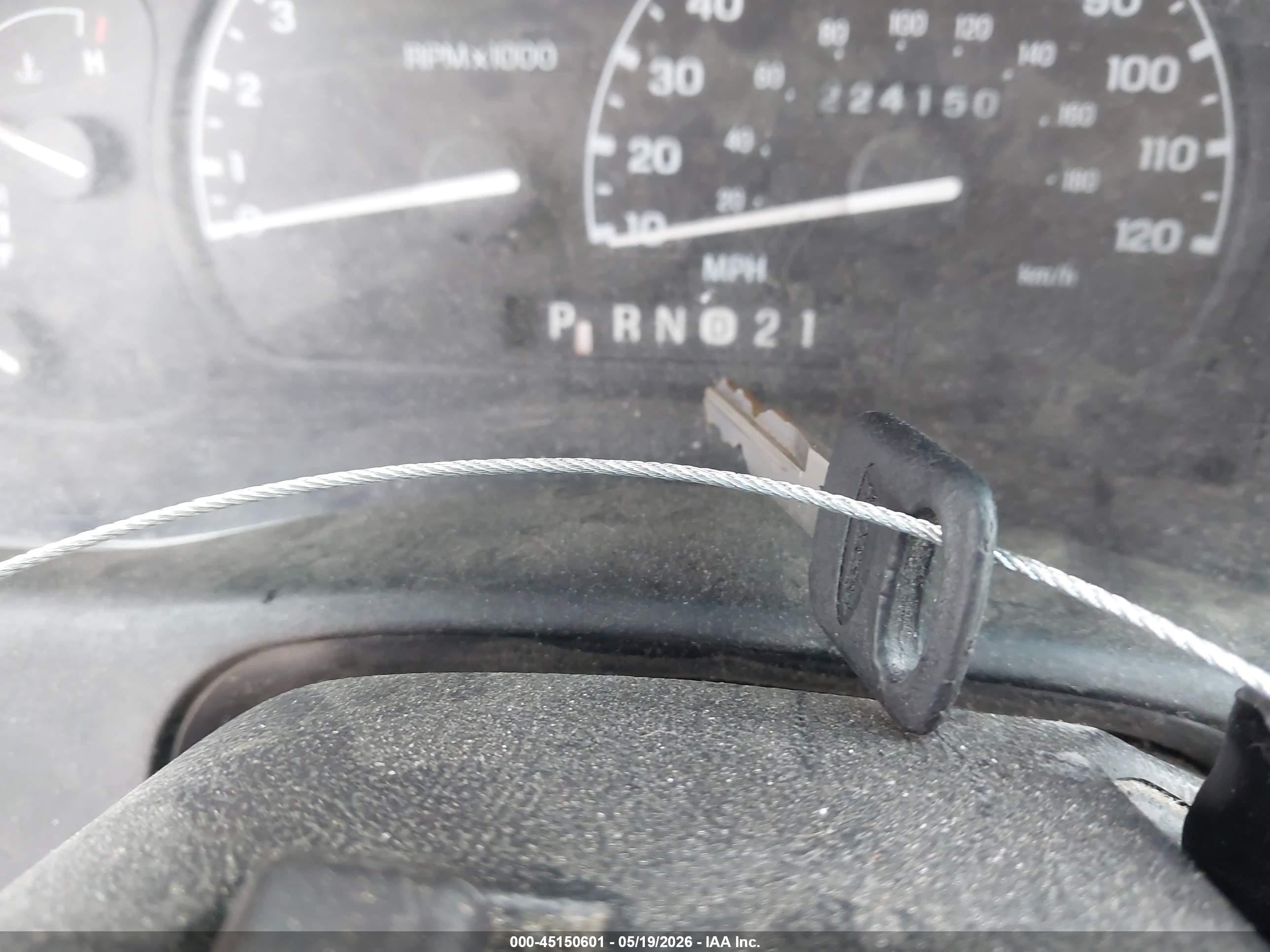 2000 Ford Explorer Xlt Gold vin: 1FMZU83P0YUB81717