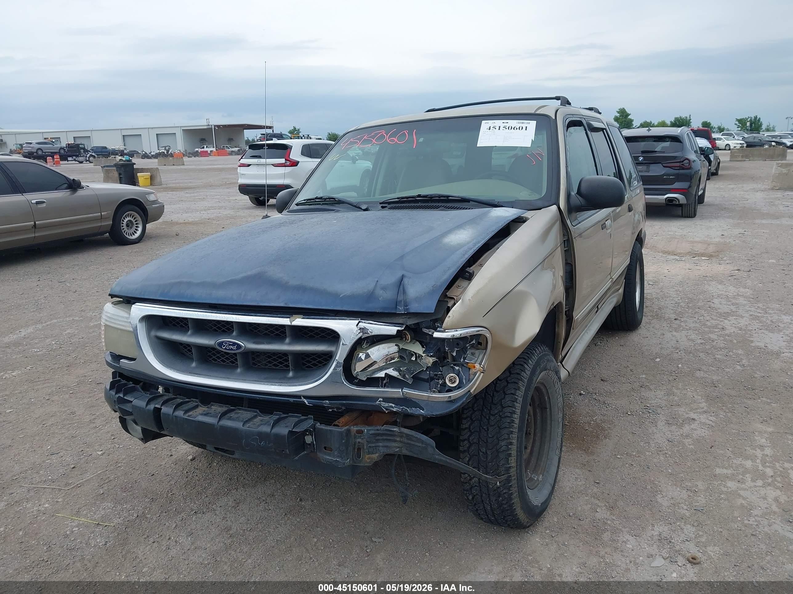 2000 Ford Explorer Xlt Gold vin: 1FMZU83P0YUB81717
