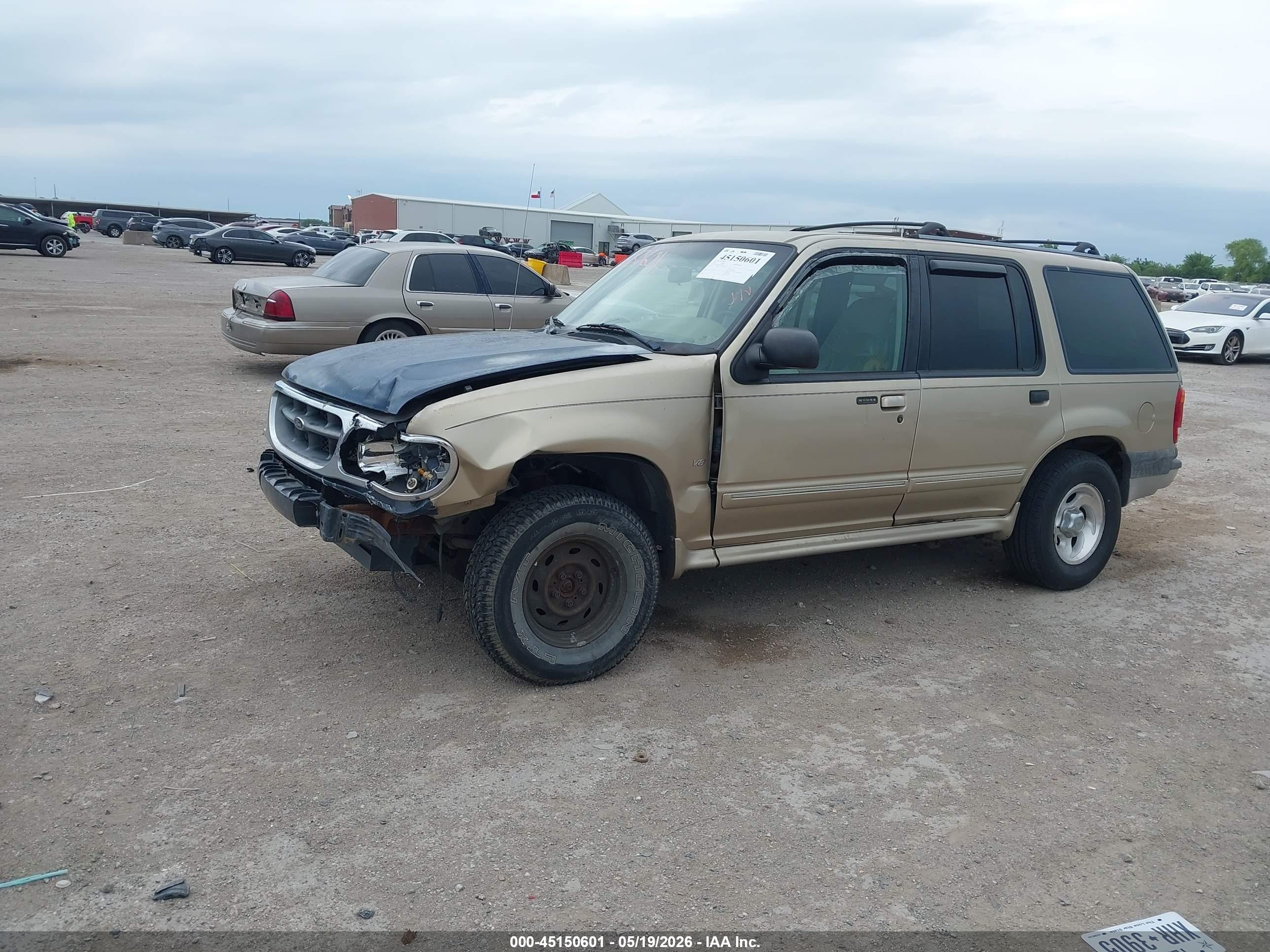 2000 Ford Explorer Xlt Gold vin: 1FMZU83P0YUB81717