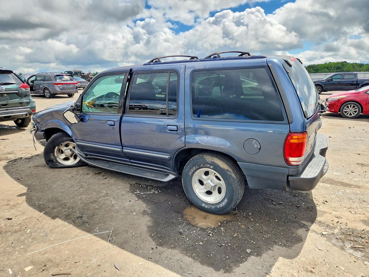 2000 Ford Explorer Xlt Blue vin: 1FMZU83P4YZC12132