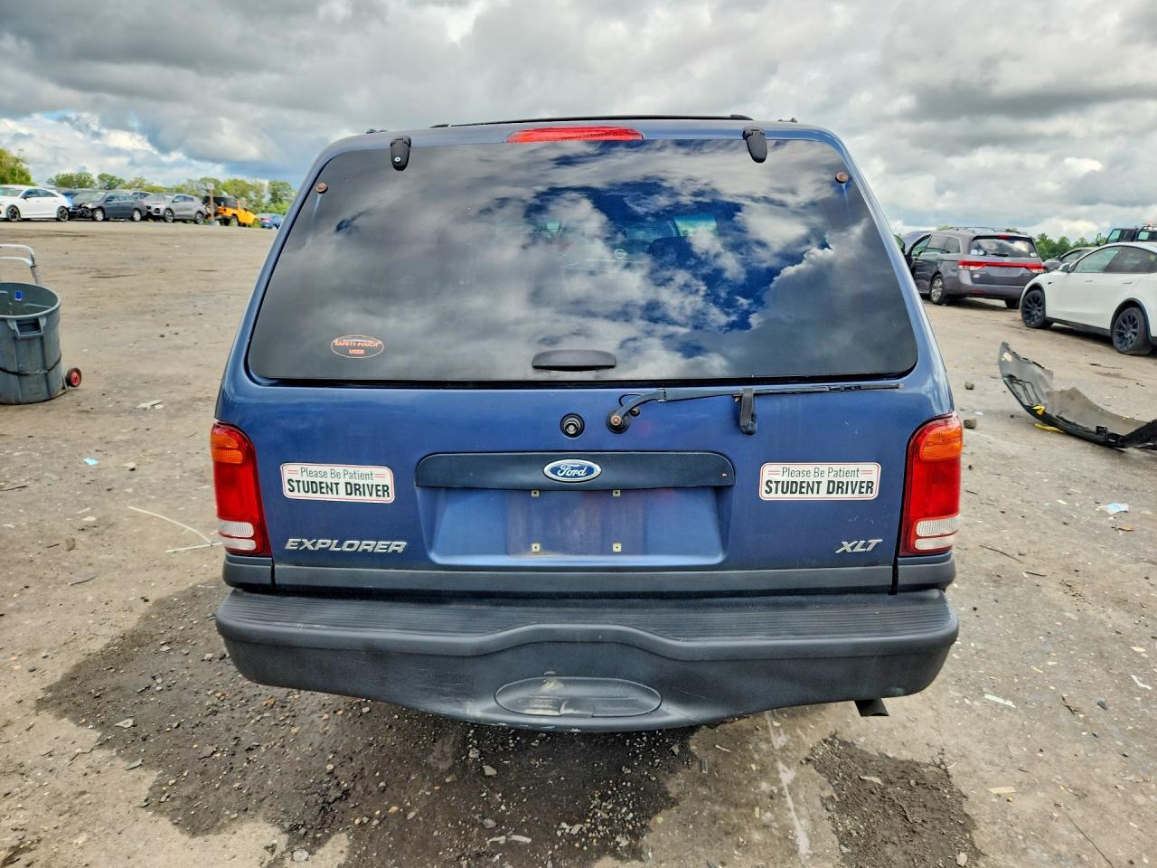 2000 Ford Explorer Xlt Blue vin: 1FMZU83P4YZC12132