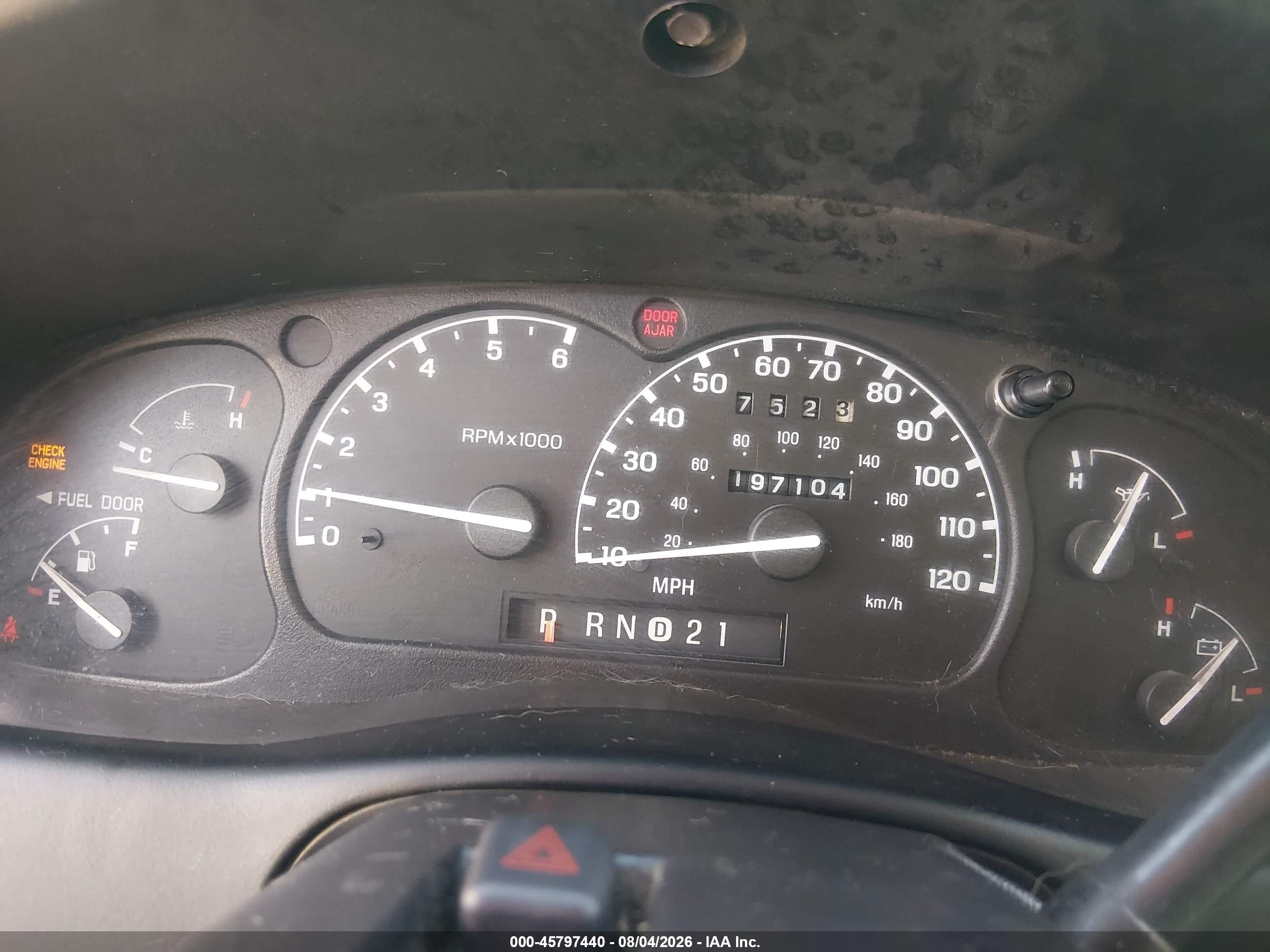 2001 Ford Explorer Xlt White vin: 1FMZU83P61UB52292