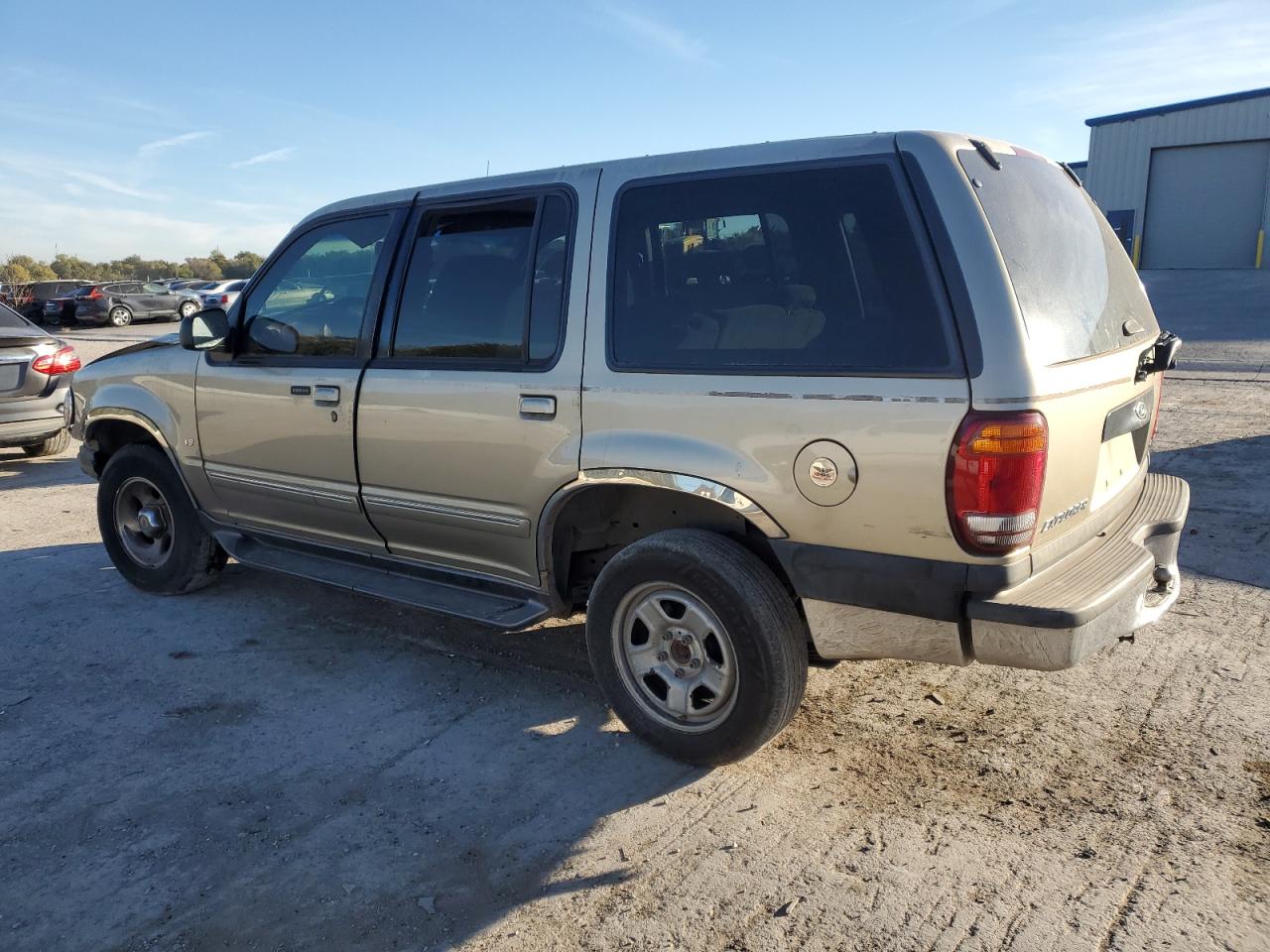 2001 Ford Explorer Xlt Tan vin: 1FMZU83P81ZA74858