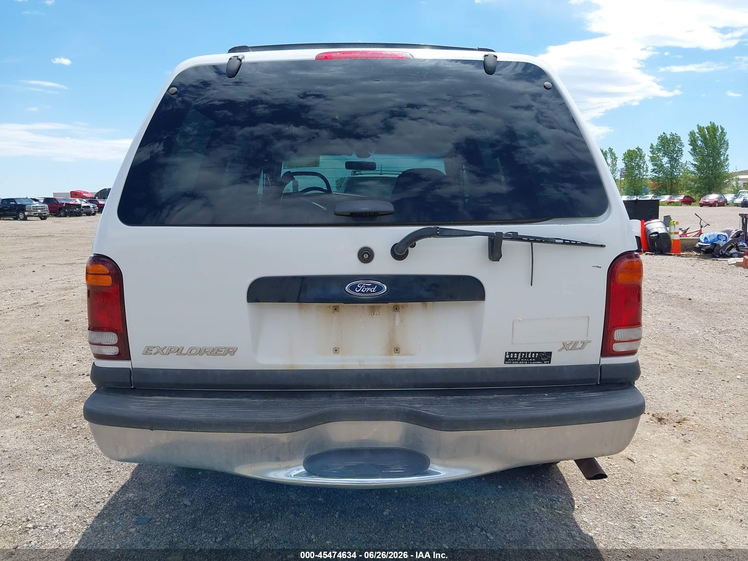 2001 Ford Explorer Xlt White vin: 1FMZU83PX1ZA40310