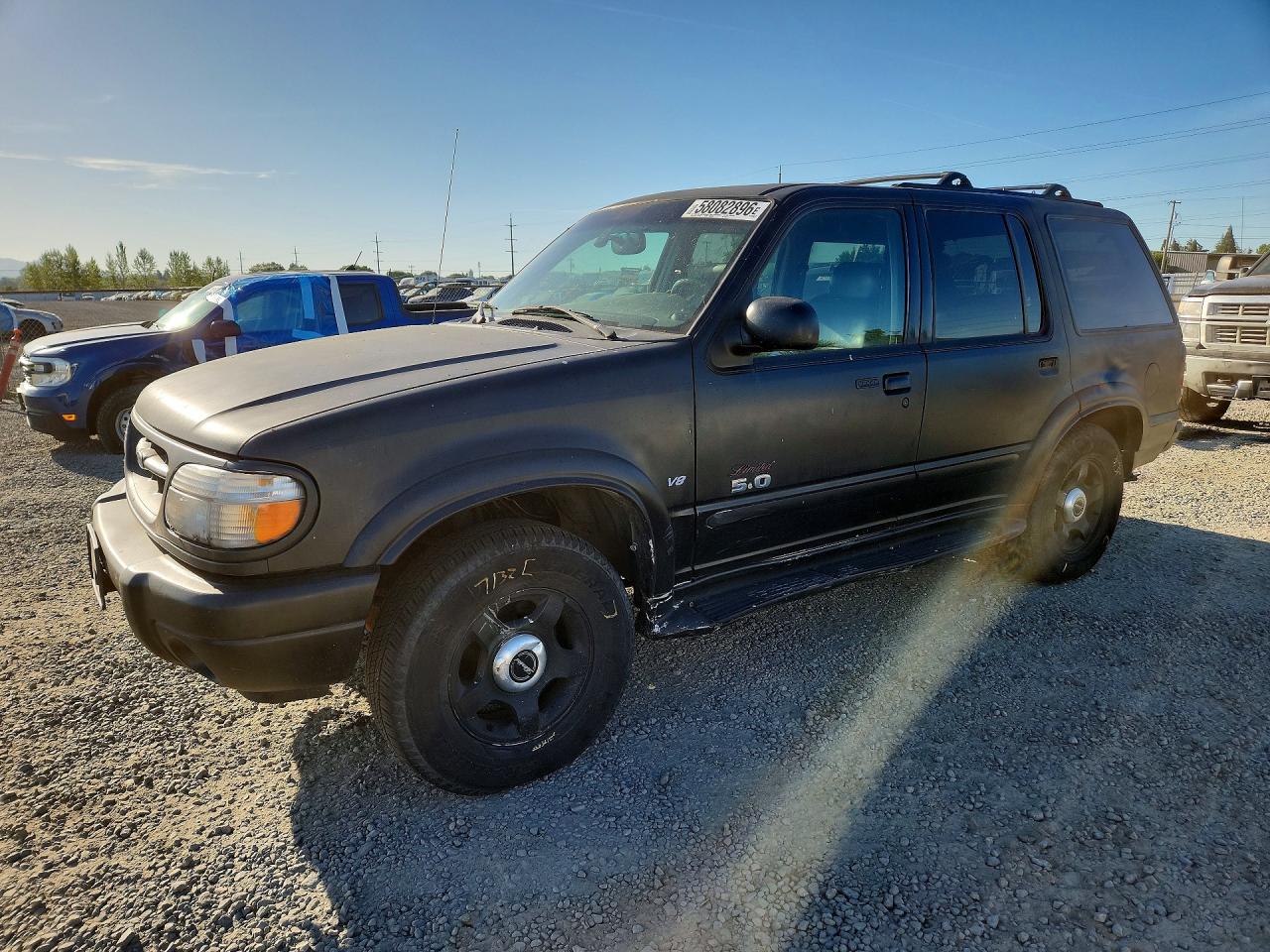 2000 Ford Explorer Limited Черный vin: 1FMZU85P3YZB17641