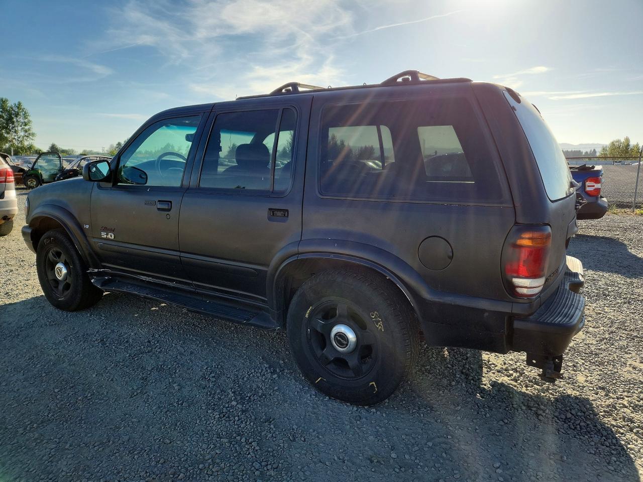 2000 Ford Explorer Limited Black vin: 1FMZU85P3YZB17641