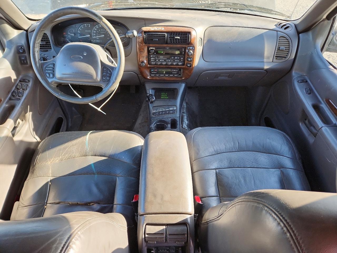 2000 Ford Explorer Limited Black vin: 1FMZU85P3YZB17641