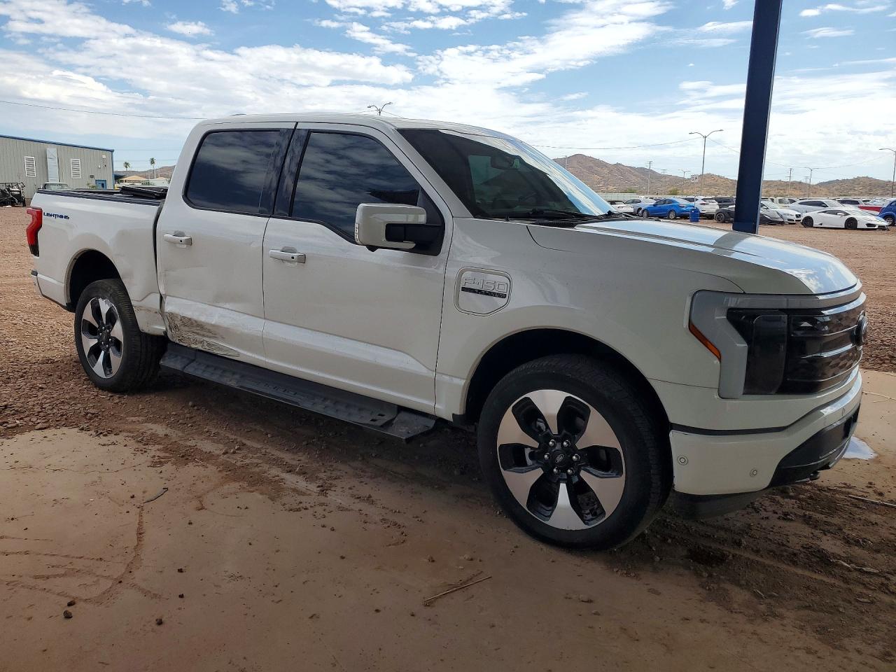 2023 Ford F150 Lightning Pro Белый vin: 1FT6W1EV5PWG05769