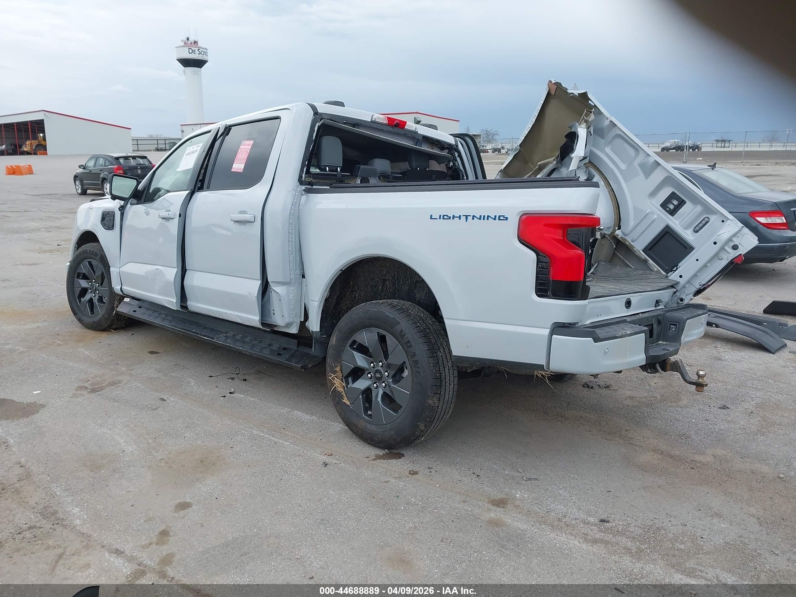 2025 Ford F-150 Lightning Flash Silver vin: 1FT6W3LU9SWG27529