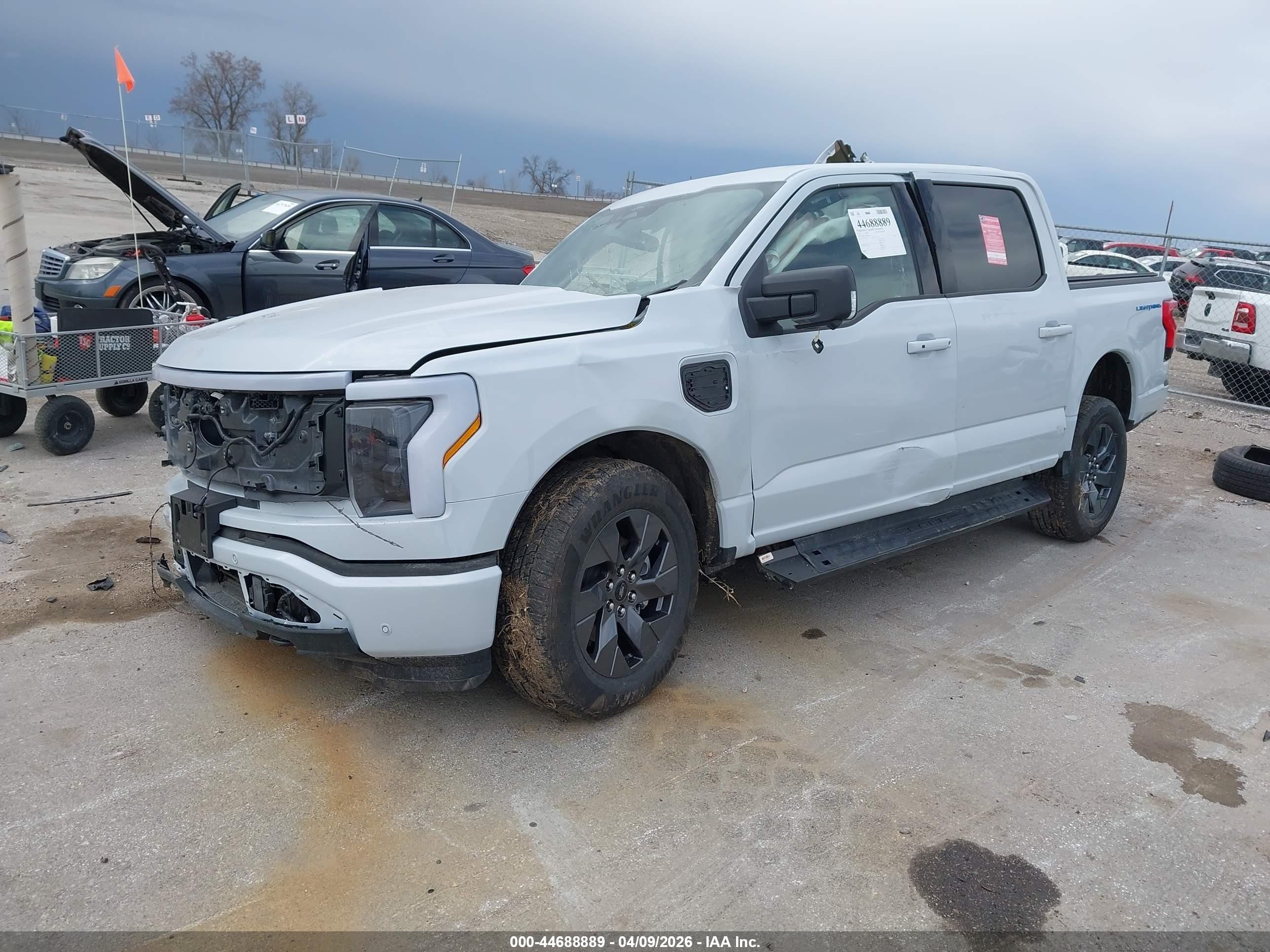 2025 Ford F-150 Lightning Flash Silver vin: 1FT6W3LU9SWG27529