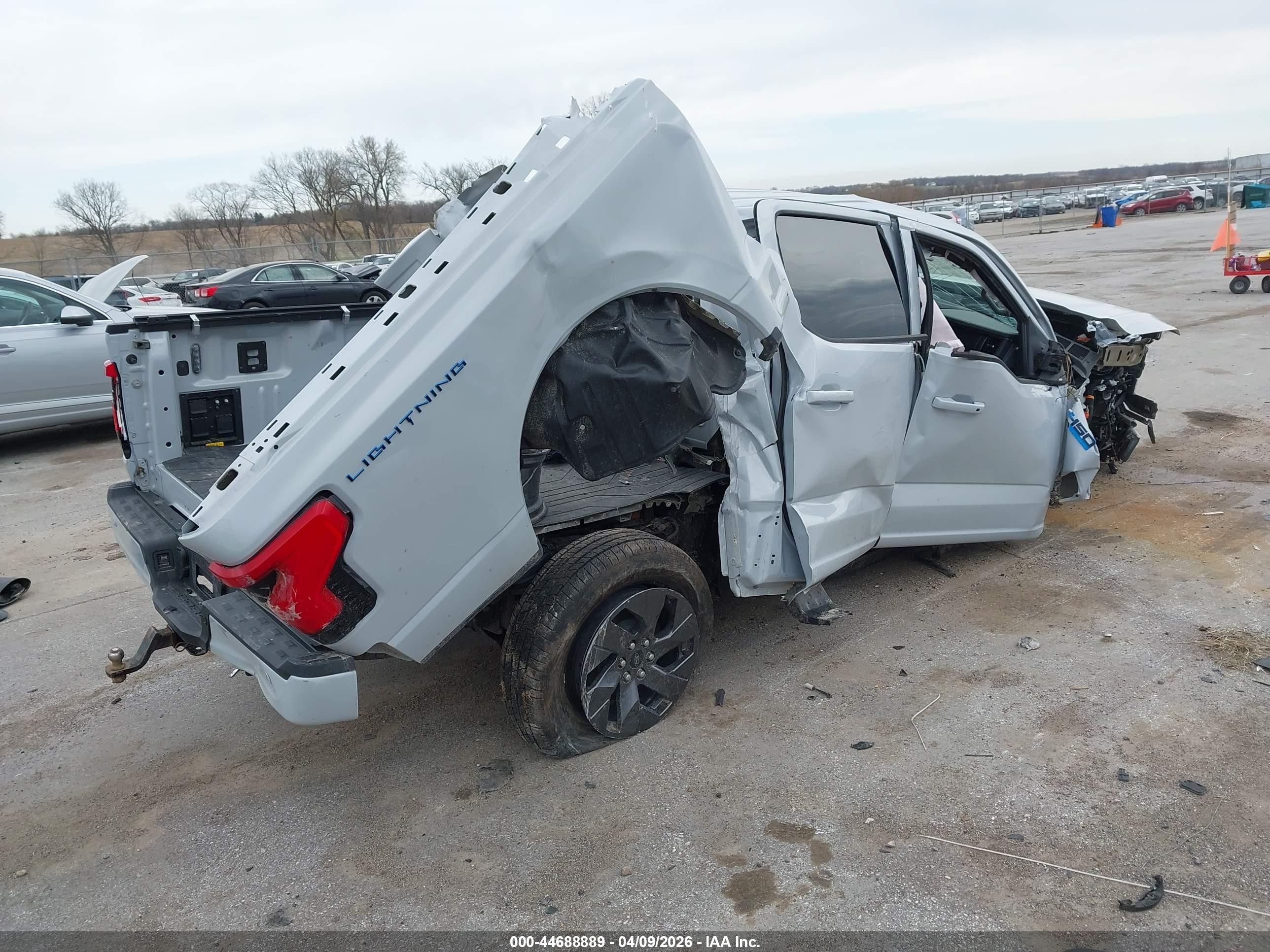 2025 Ford F-150 Lightning Flash Silver vin: 1FT6W3LU9SWG27529