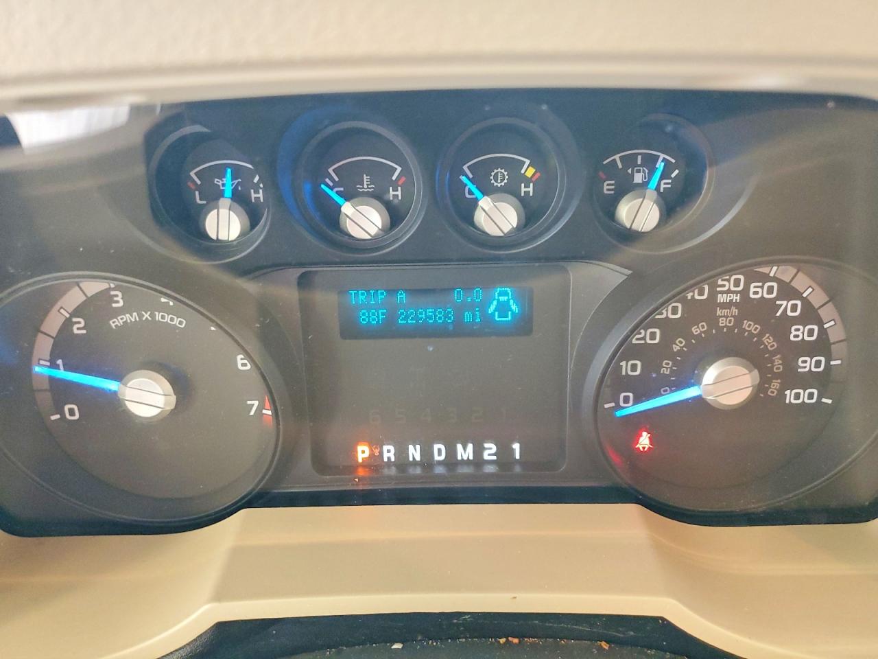 2012 Ford F250 Super Duty White vin: 1FT7W2A60CEA06349