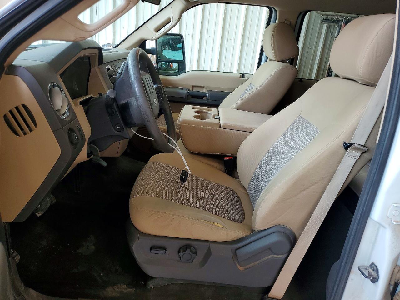 2012 Ford F250 Super Duty White vin: 1FT7W2A60CEA06349