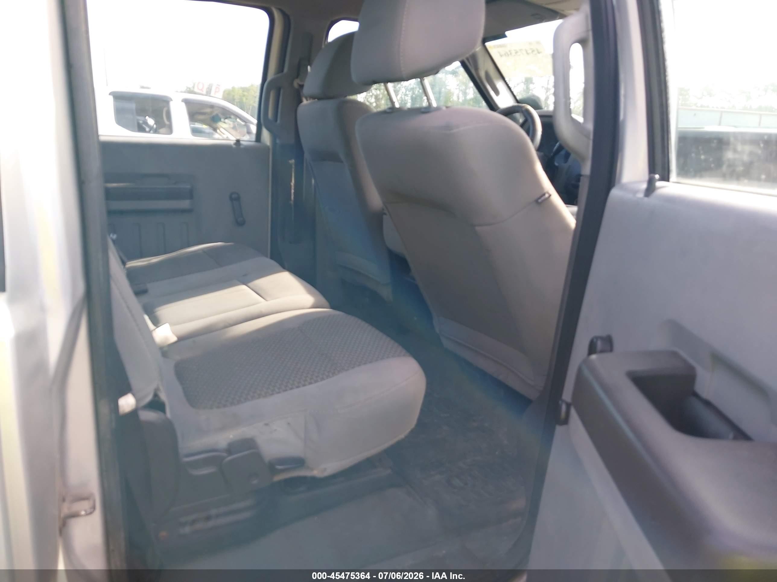 2011 Ford Super Duty F-250 Srw   Silver vin: 1FT7W2A61BEA65005