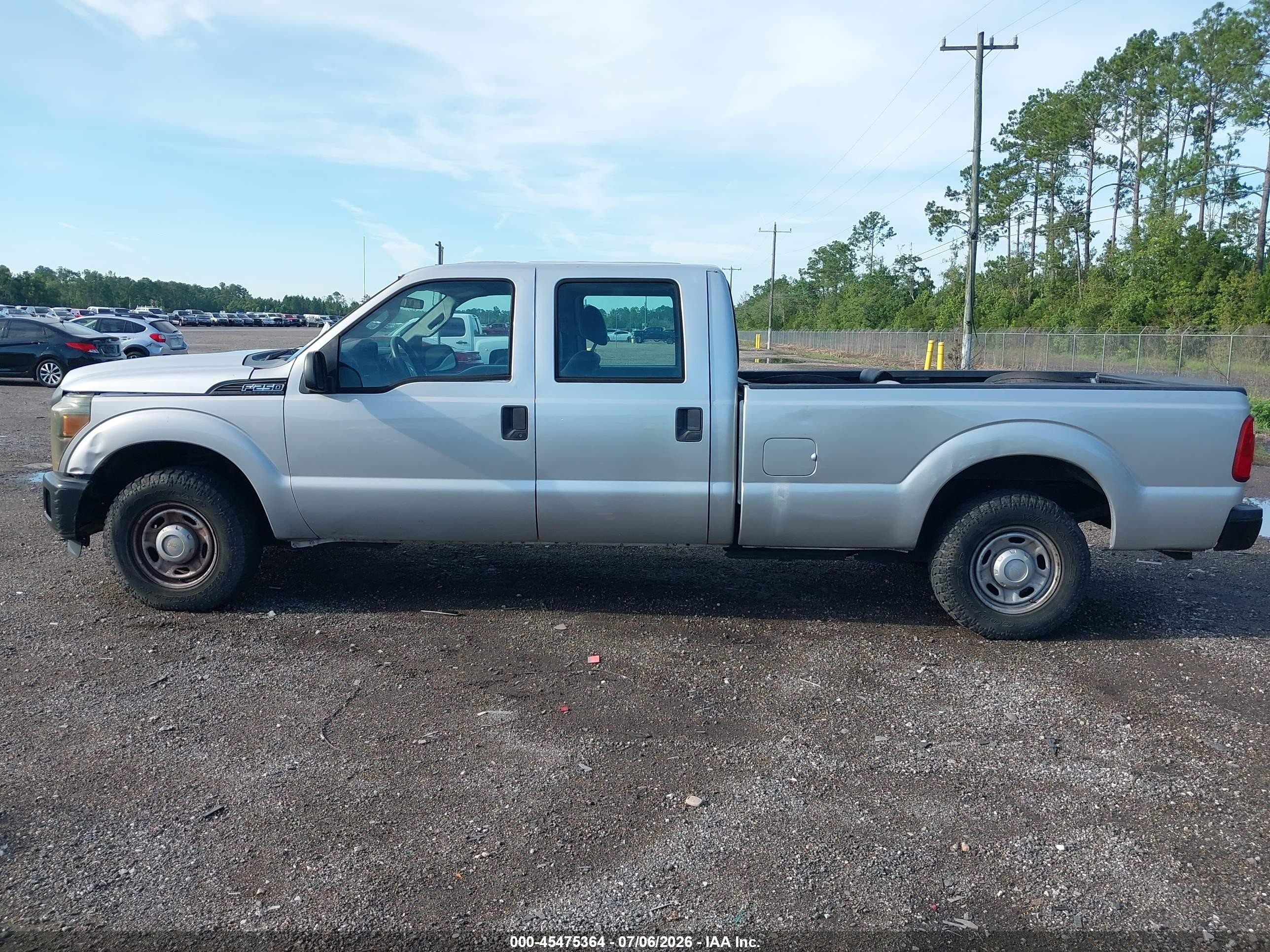 2011 Ford Super Duty F-250 Srw   Silver vin: 1FT7W2A61BEA65005
