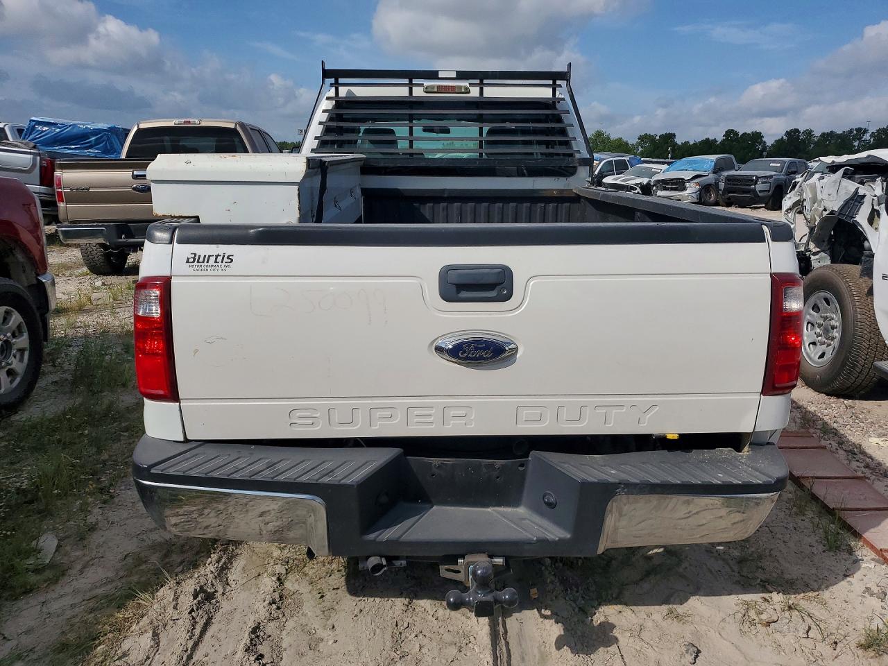 2014 Ford F250 Super Duty White vin: 1FT7W2A61EEA17458