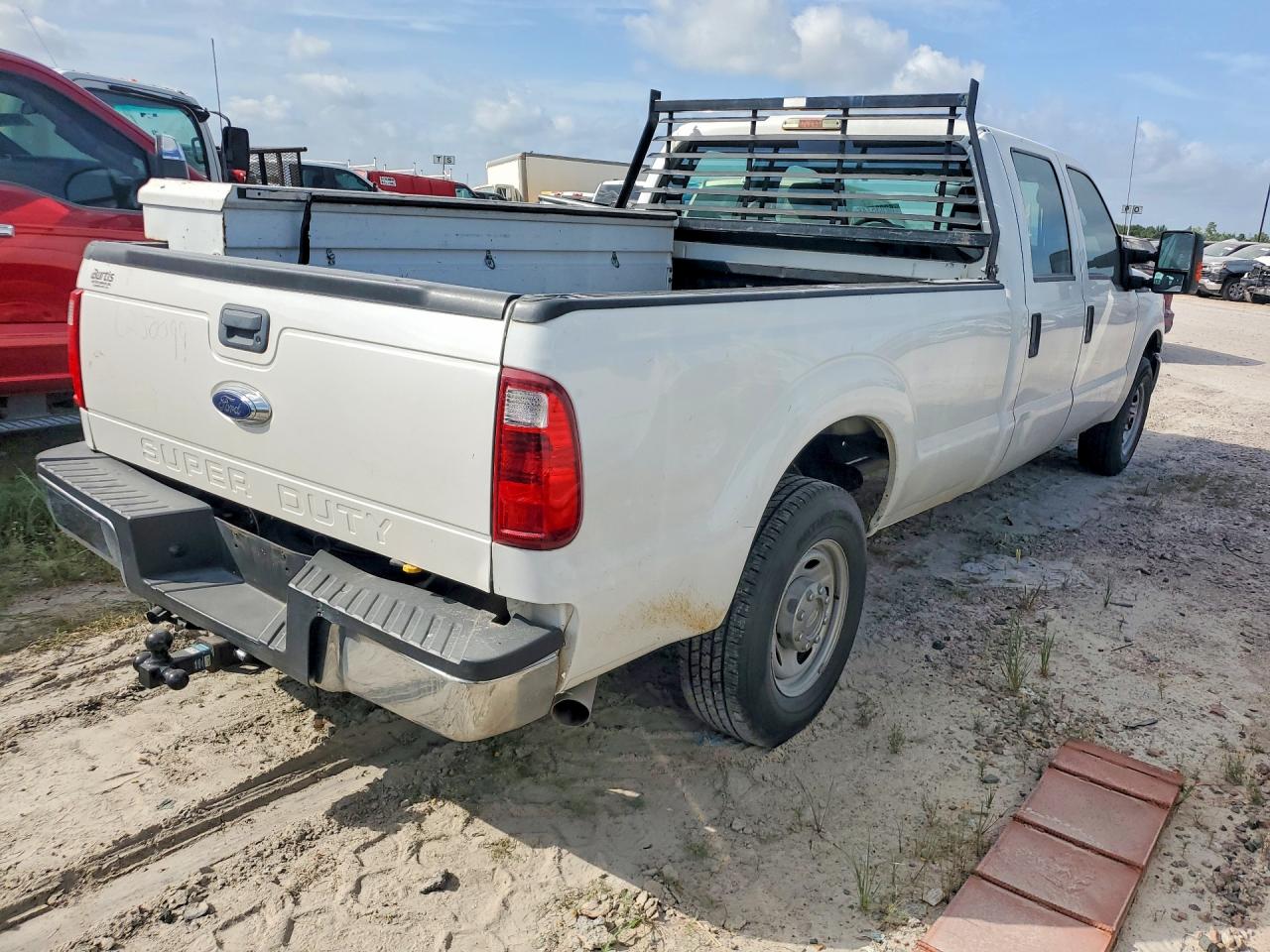 2014 Ford F250 Super Duty White vin: 1FT7W2A61EEA17458