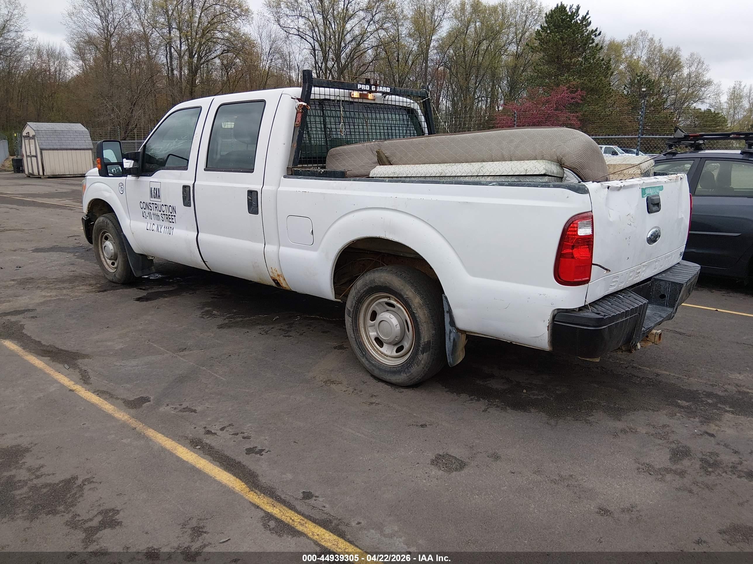 2011 Ford F-250 Xl White vin: 1FT7W2A62BEB12106