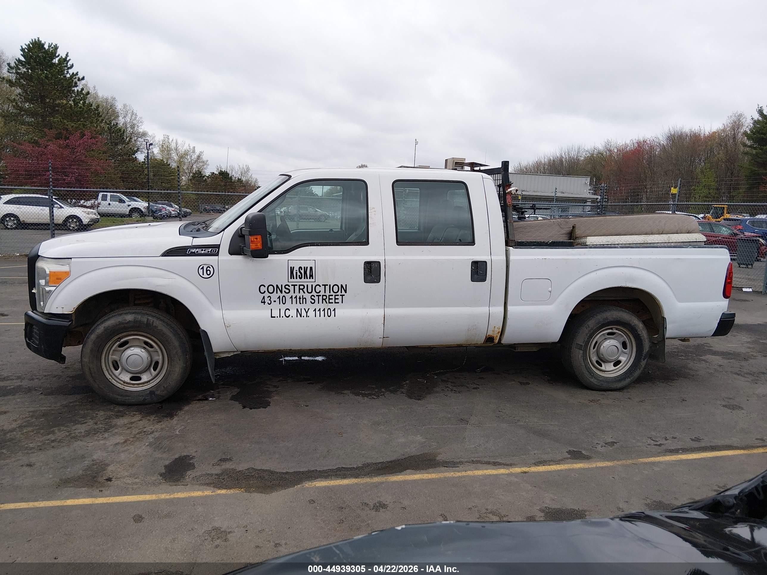 2011 Ford F-250 Xl White vin: 1FT7W2A62BEB12106