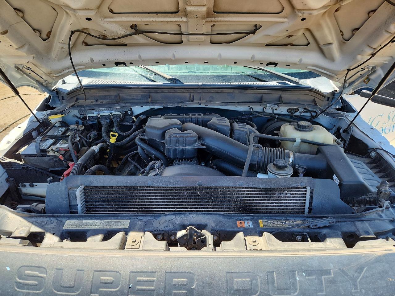 2015 Ford F250 Super Duty White vin: 1FT7W2A62FED57588