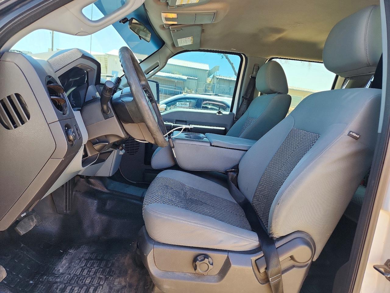 2015 Ford F250 Super Duty White vin: 1FT7W2A62FED57588
