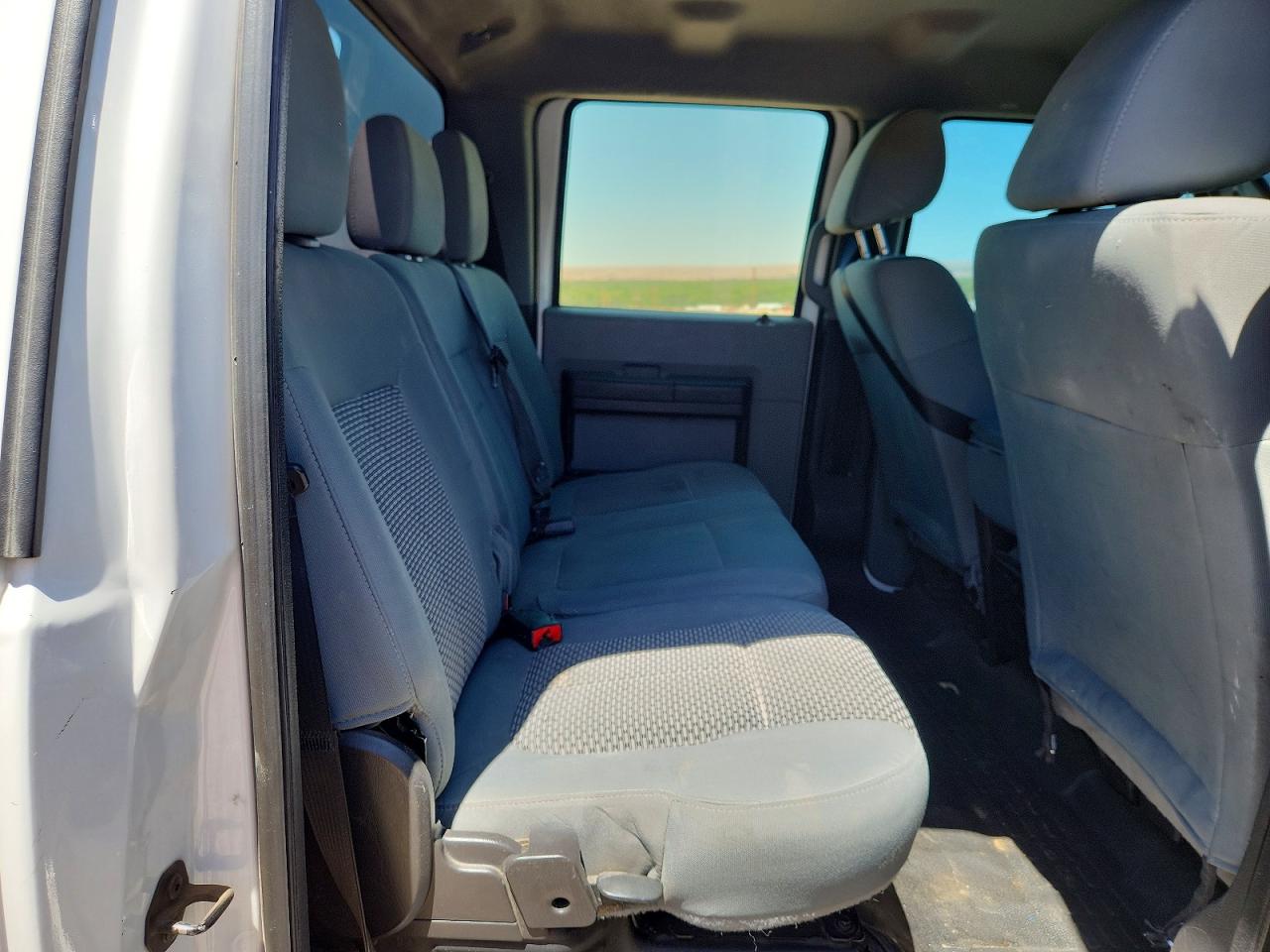 2015 Ford F250 Super Duty White vin: 1FT7W2A62FED57588