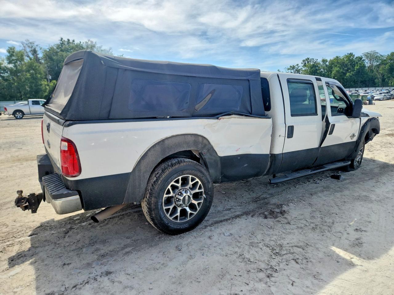 2012 Ford F250 Super Duty White vin: 1FT7W2A64CEB77153
