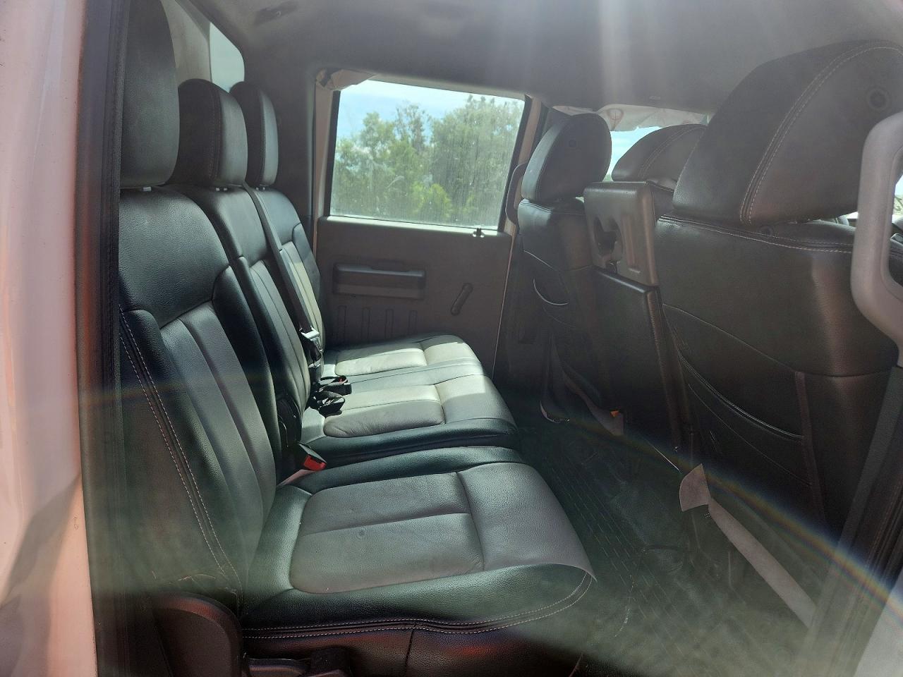 2012 Ford F250 Super Duty White vin: 1FT7W2A64CEB77153