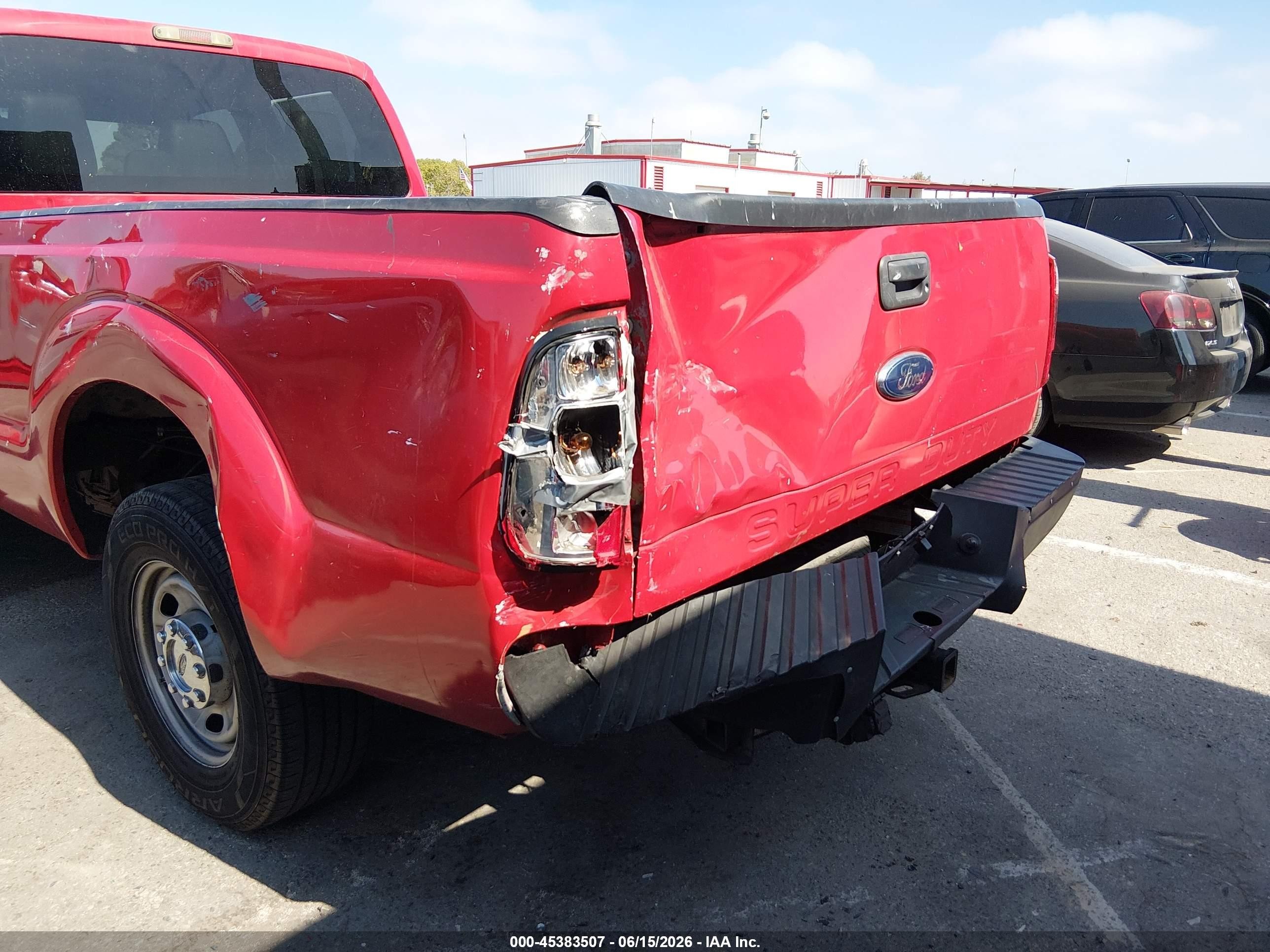 2011 Ford F-250 Xl Red vin: 1FT7W2A65BEA08516