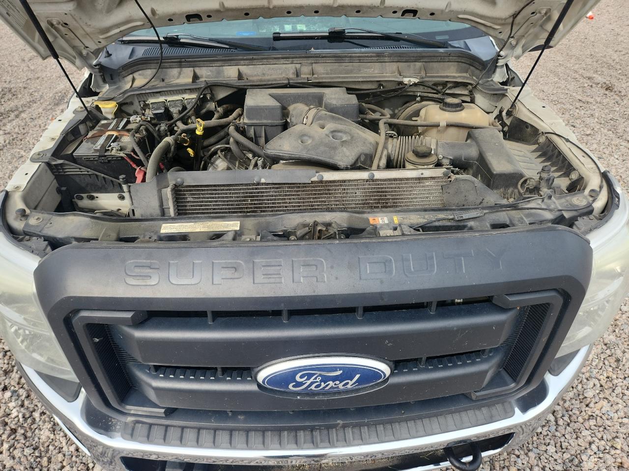 2011 Ford F250 Super Duty White vin: 1FT7W2A65BEB07465