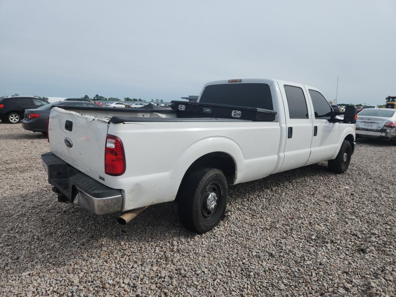2011 Ford F250 Super Duty White vin: 1FT7W2A65BEB07465