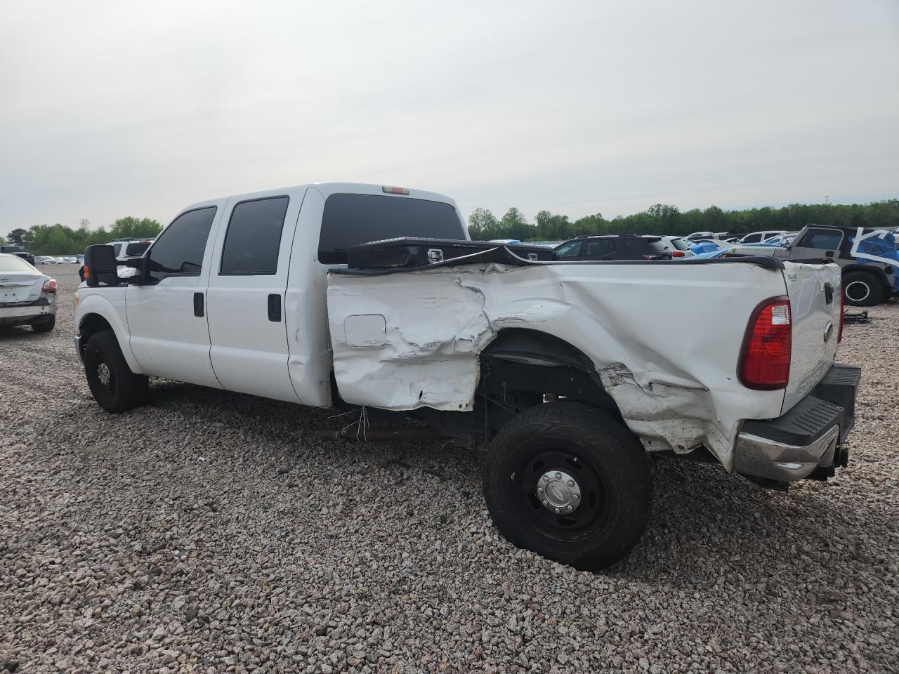 2011 Ford F250 Super Duty White vin: 1FT7W2A65BEB07465