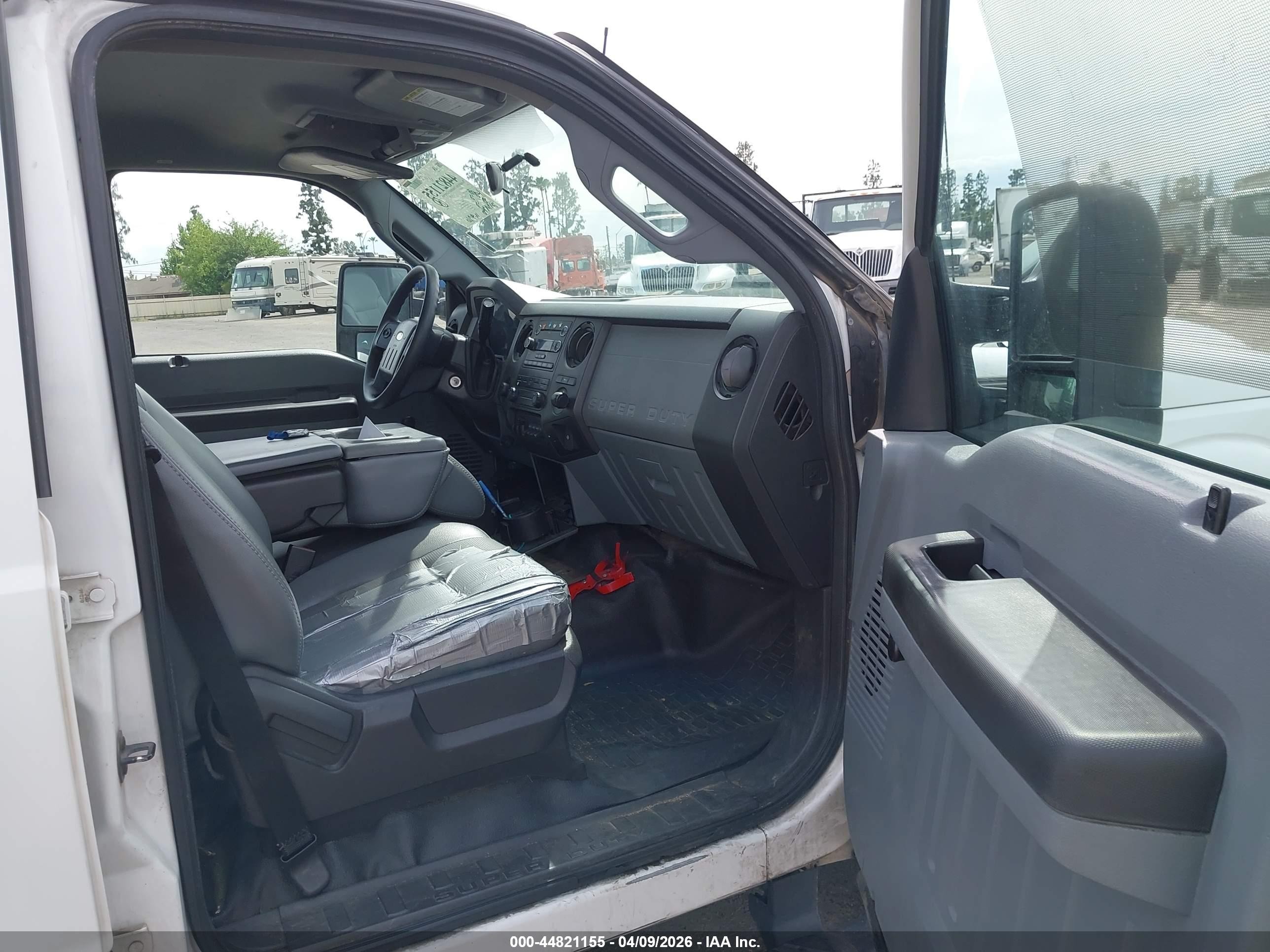 2011 Ford F-250 Xl White vin: 1FT7W2A66BEA21792