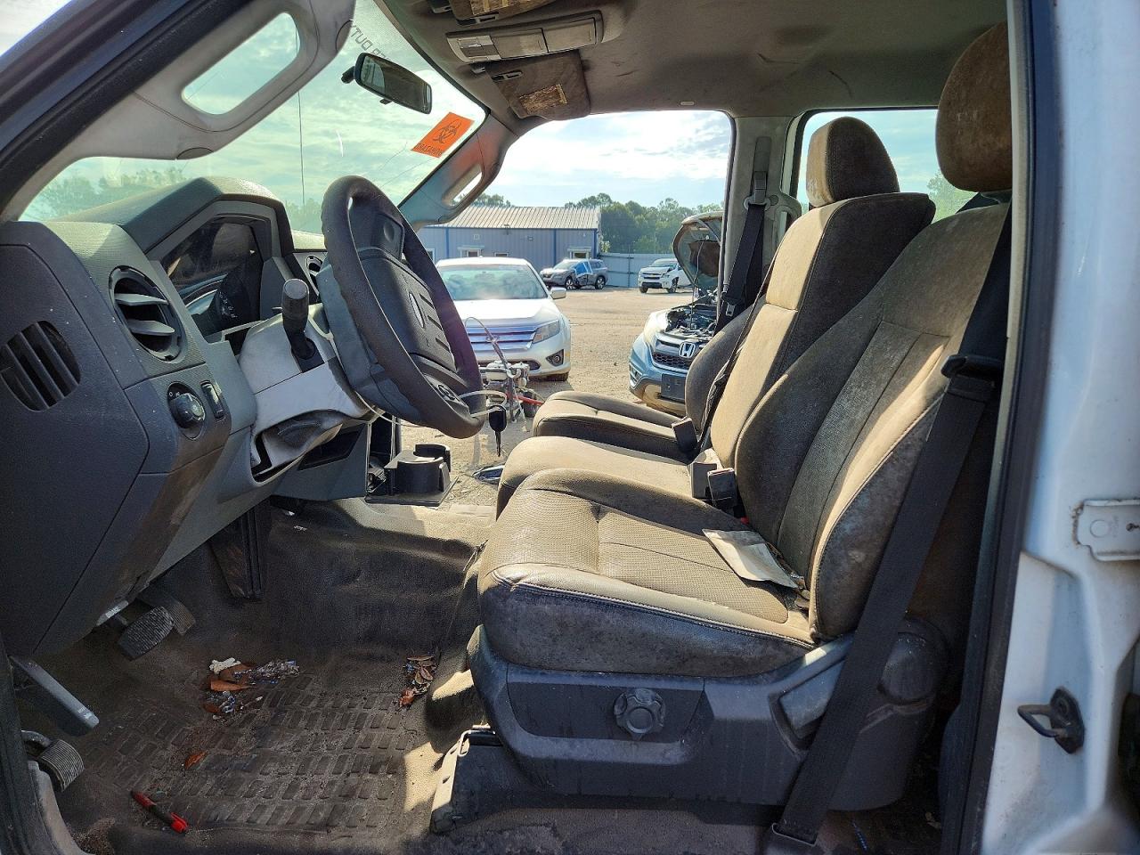 2014 Ford F250 Super Duty White vin: 1FT7W2A66EEB68487