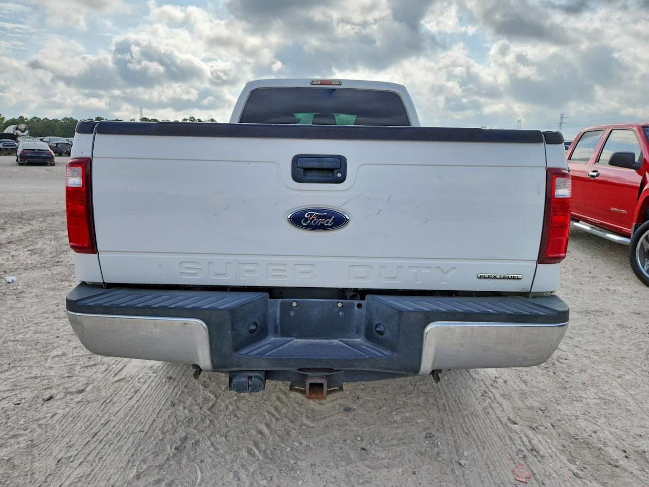 2015 Ford F250 Super Duty White vin: 1FT7W2A66FEC78537