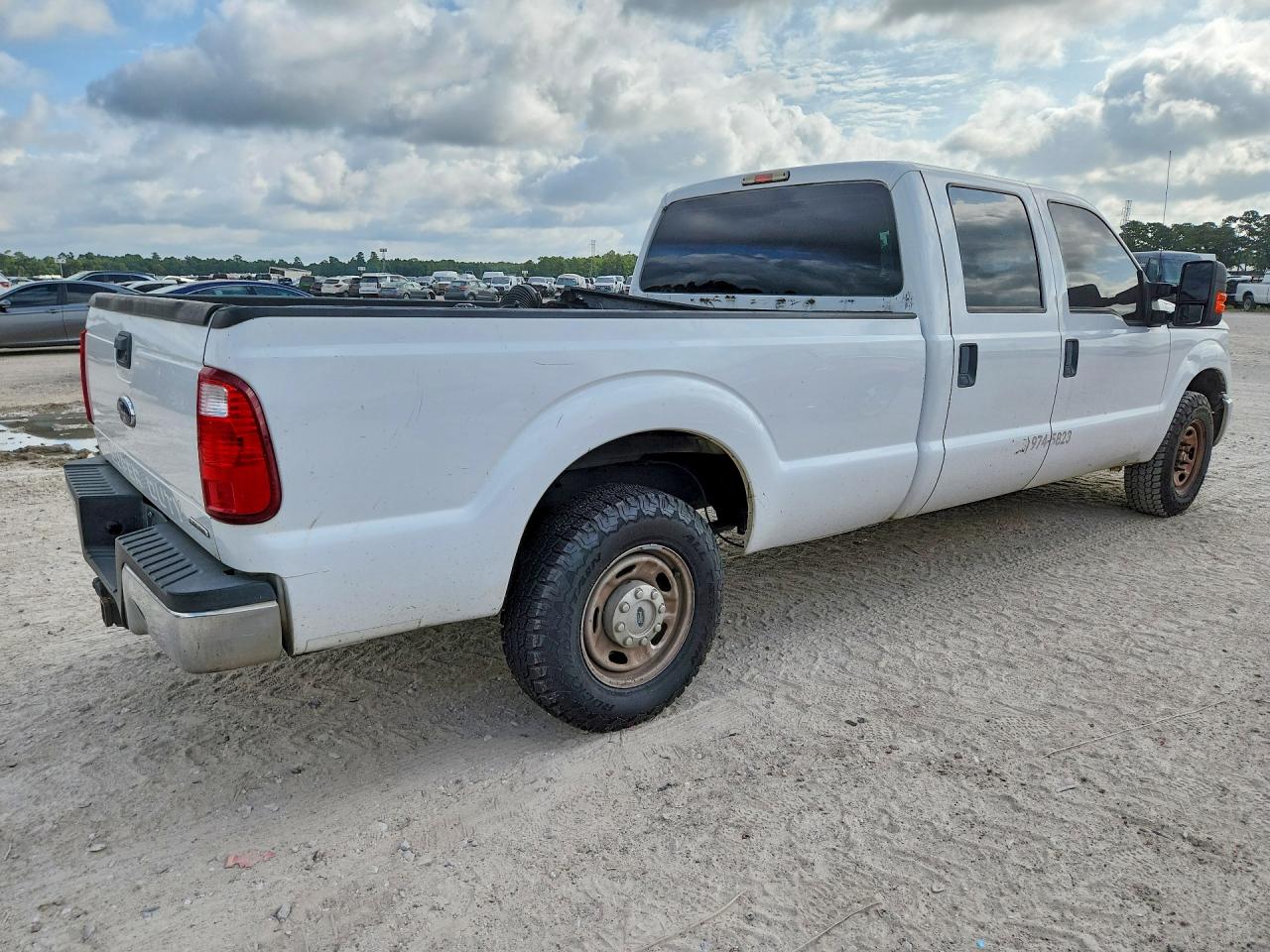 2015 Ford F250 Super Duty White vin: 1FT7W2A66FEC78537