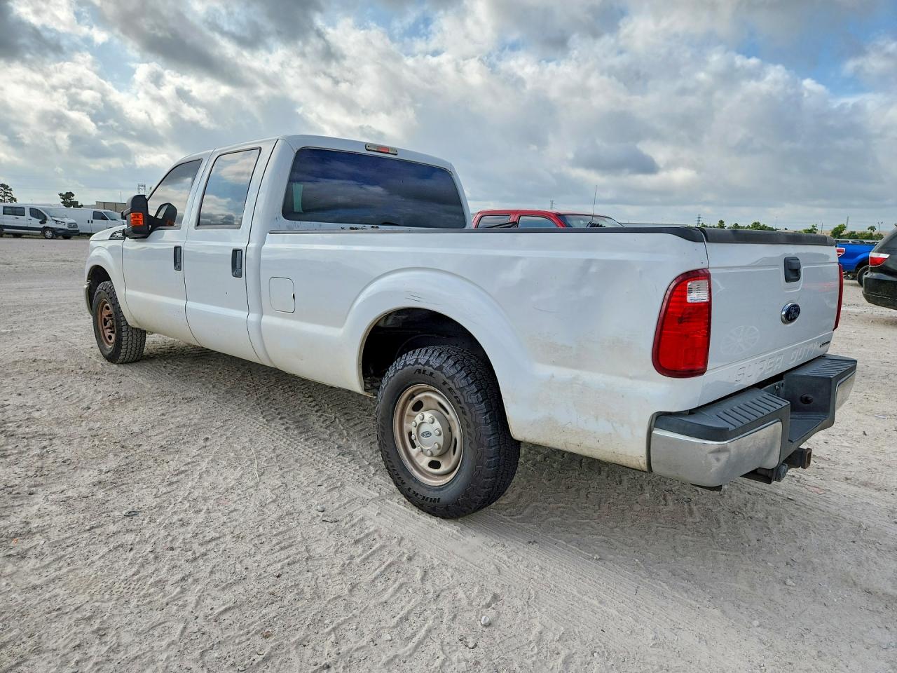 2015 Ford F250 Super Duty White vin: 1FT7W2A66FEC78537