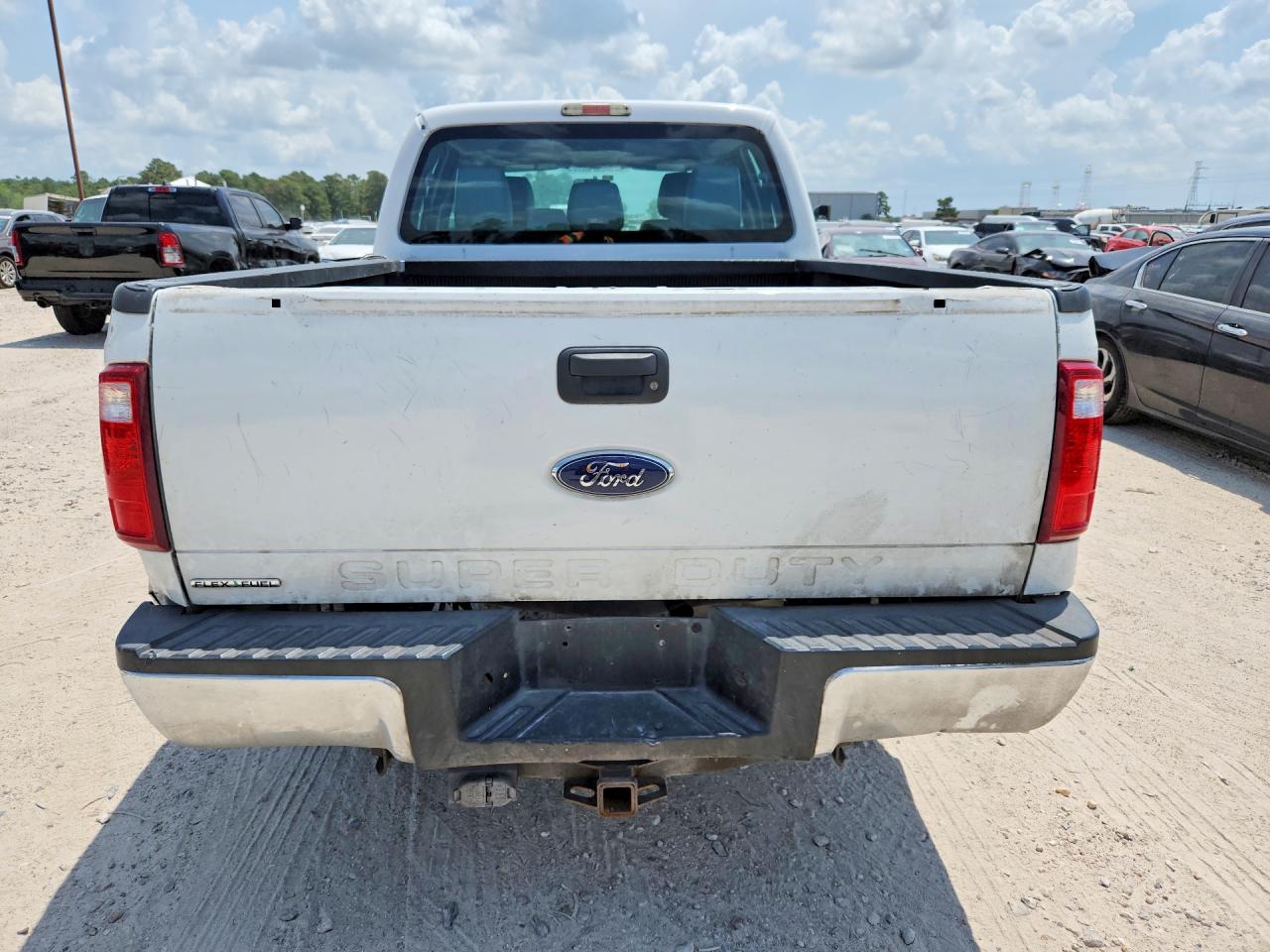 2015 Ford F250 Super Duty White vin: 1FT7W2A67FEB68547