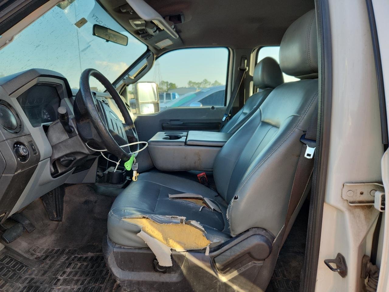 2012 Ford F250 Super Duty White vin: 1FT7W2A69CEA23733