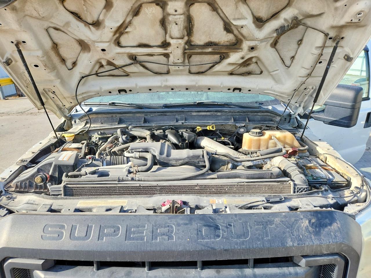 2011 Ford F250 Super Duty White vin: 1FT7W2AT0BEB73640