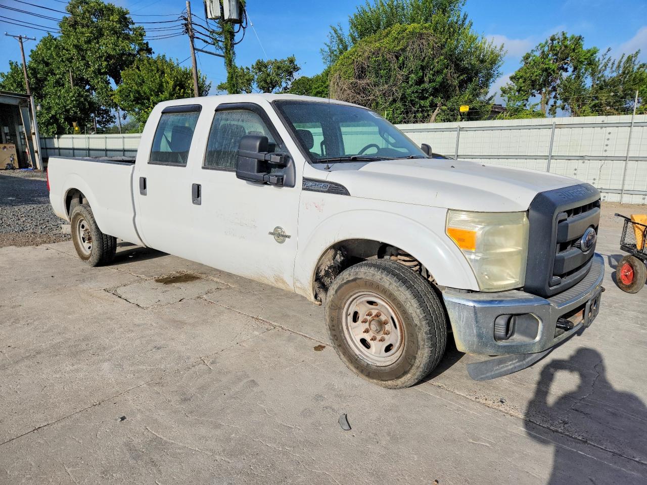 2011 Ford F250 Super Duty White vin: 1FT7W2AT0BEB73640