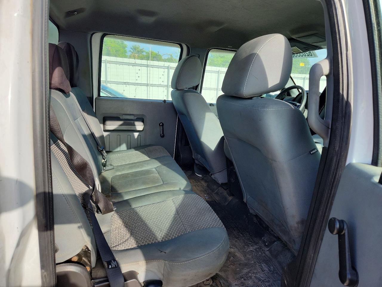 2011 Ford F250 Super Duty White vin: 1FT7W2AT0BEB73640