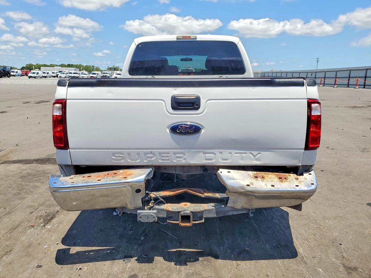 2015 Ford F250 Super Duty White vin: 1FT7W2AT4FEA70453