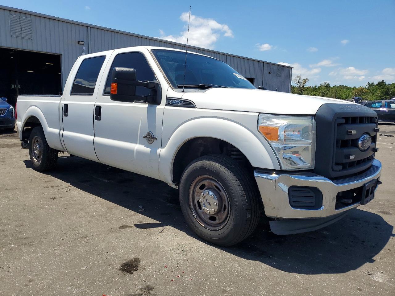 2015 Ford F250 Super Duty White vin: 1FT7W2AT4FEA70453
