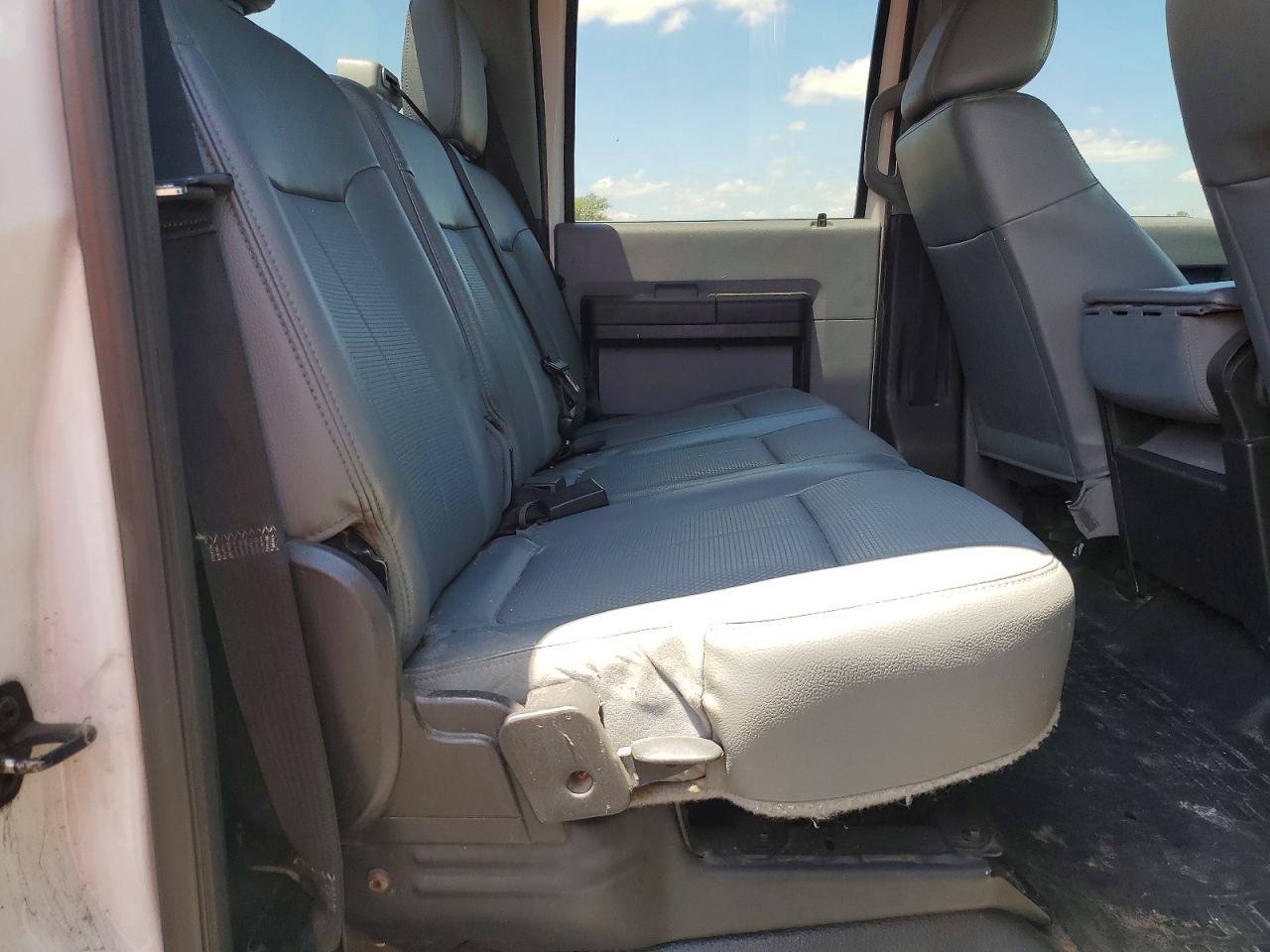 2015 Ford F250 Super Duty White vin: 1FT7W2AT4FEA70453