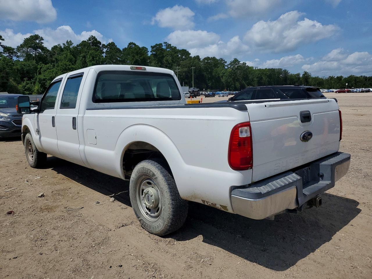 2015 Ford F250 Super Duty White vin: 1FT7W2AT5FEB39165