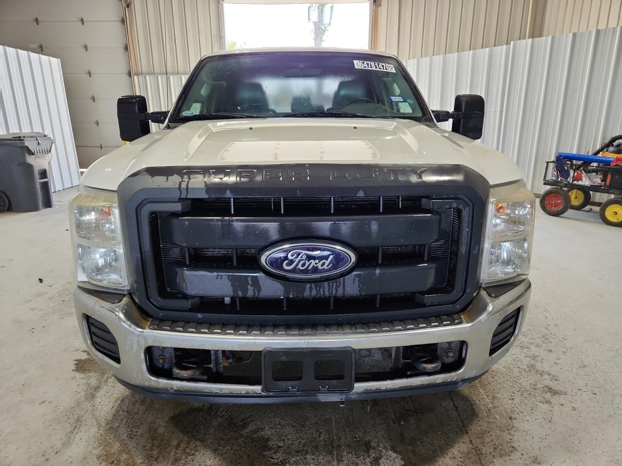 2012 Ford F250 Super Duty Белый vin: 1FT7W2AT7CEB38742 Damage: Front Metal Bumper Chrome, Dent(S) W/No Paint Dmg, 1/2 To 1 Inch