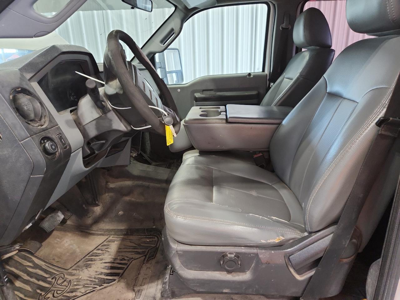 2012 Ford F250 Super Duty Белый vin: 1FT7W2AT7CEB38742 Damage: Steering Wheel, Worn, Replacement Required