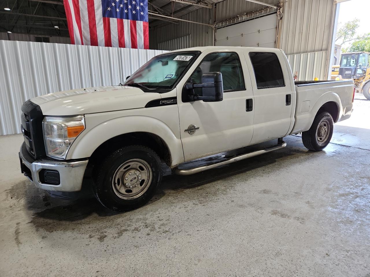 2012 Ford F250 Super Duty Белый vin: 1FT7W2AT7CEB38742 Damage: Left Running Board, Aftermarket, Acceptable